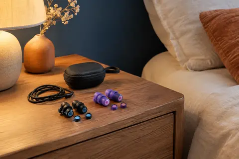 Deux paires de bouchons d’oreilles Hearprotek noir et violet avec étui et cordon